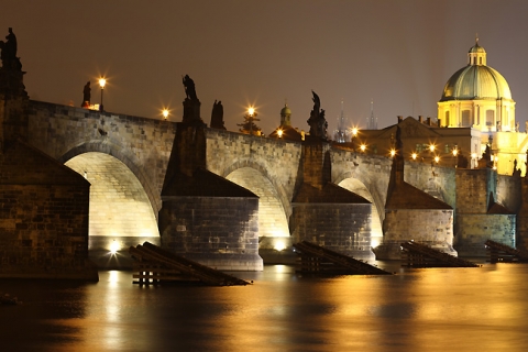 Карлов мост - прогулки ночью