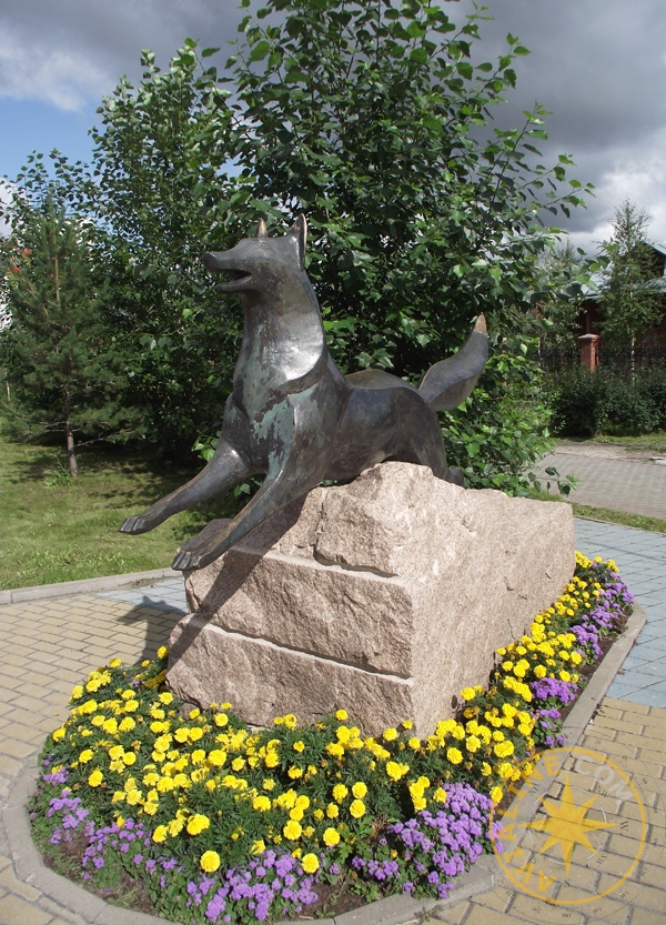 Памятник Черному лису