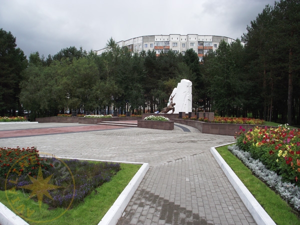 Памятник воинам-интернационалистам в центральном сквере