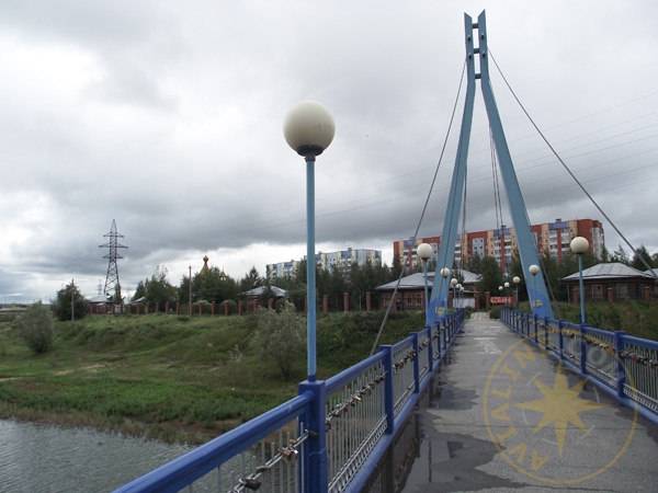 Мост видом на историко-культурный комплекс «Старый Сургут»