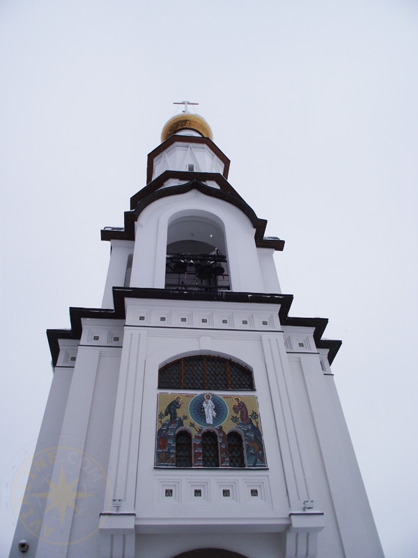 Преображенская церковь - иконы над главным входом в колокольню